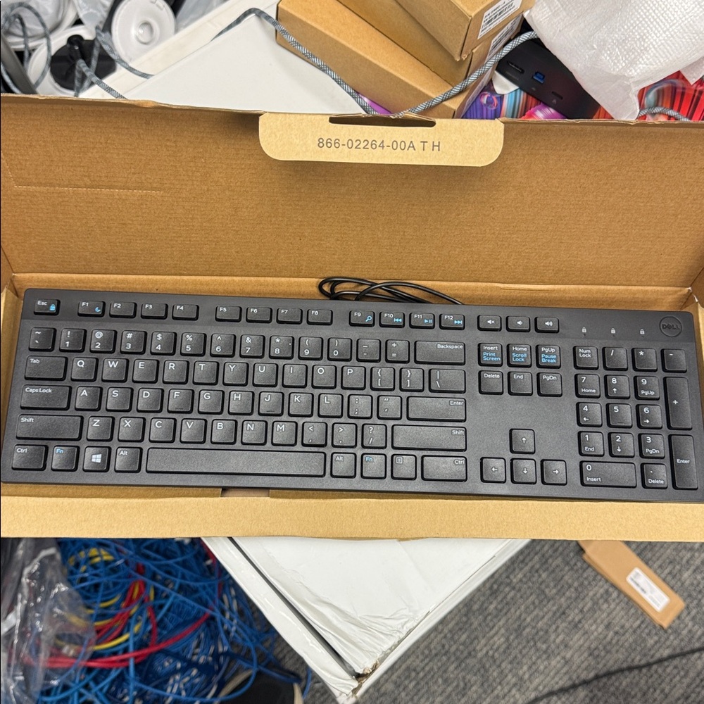 Dell Wired Keyboard - Picture 2 of 3